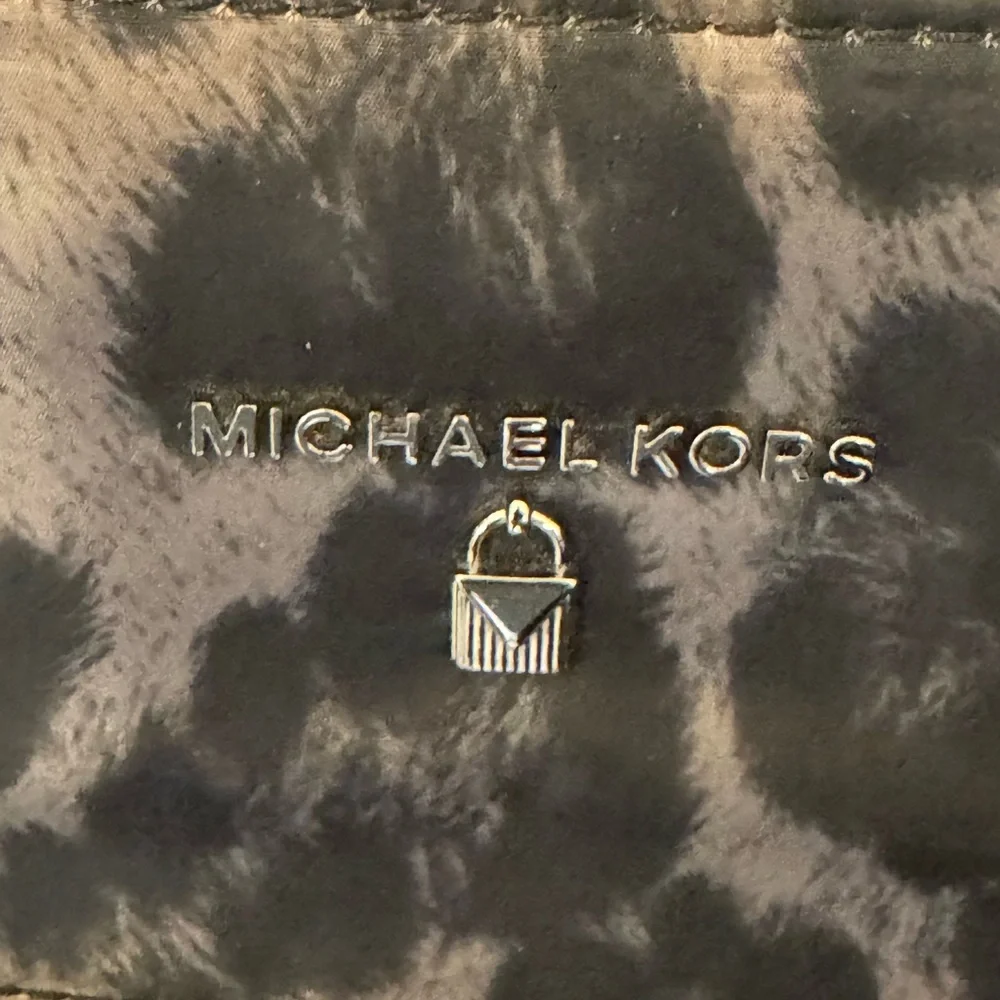 Michael KORS Kelsey black and gray leopard nylon medium shoulder purse